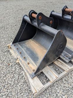 New 36" Mini Excavator Clean Out Bucket