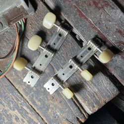 Guitar Tuners 