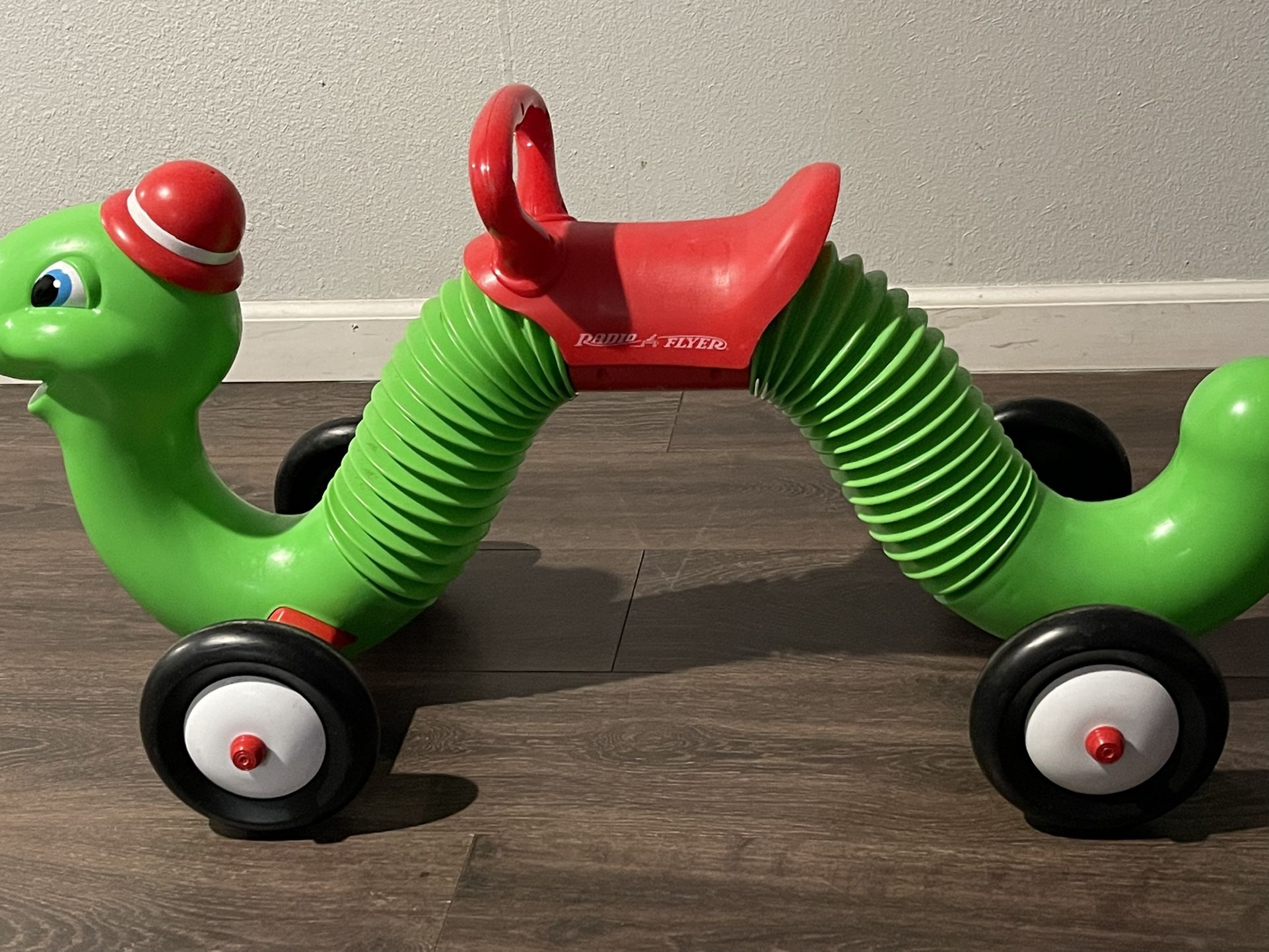 Radio Flyer Caterpillar