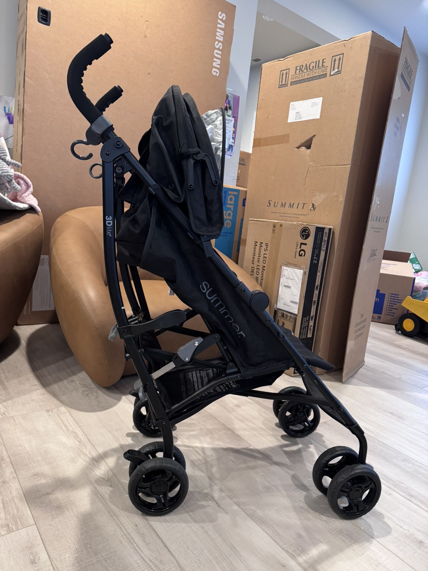 **PENDING**Summer 3d Lite Stroller $15. Great Condition! Lynnwood Porch Pick Up.