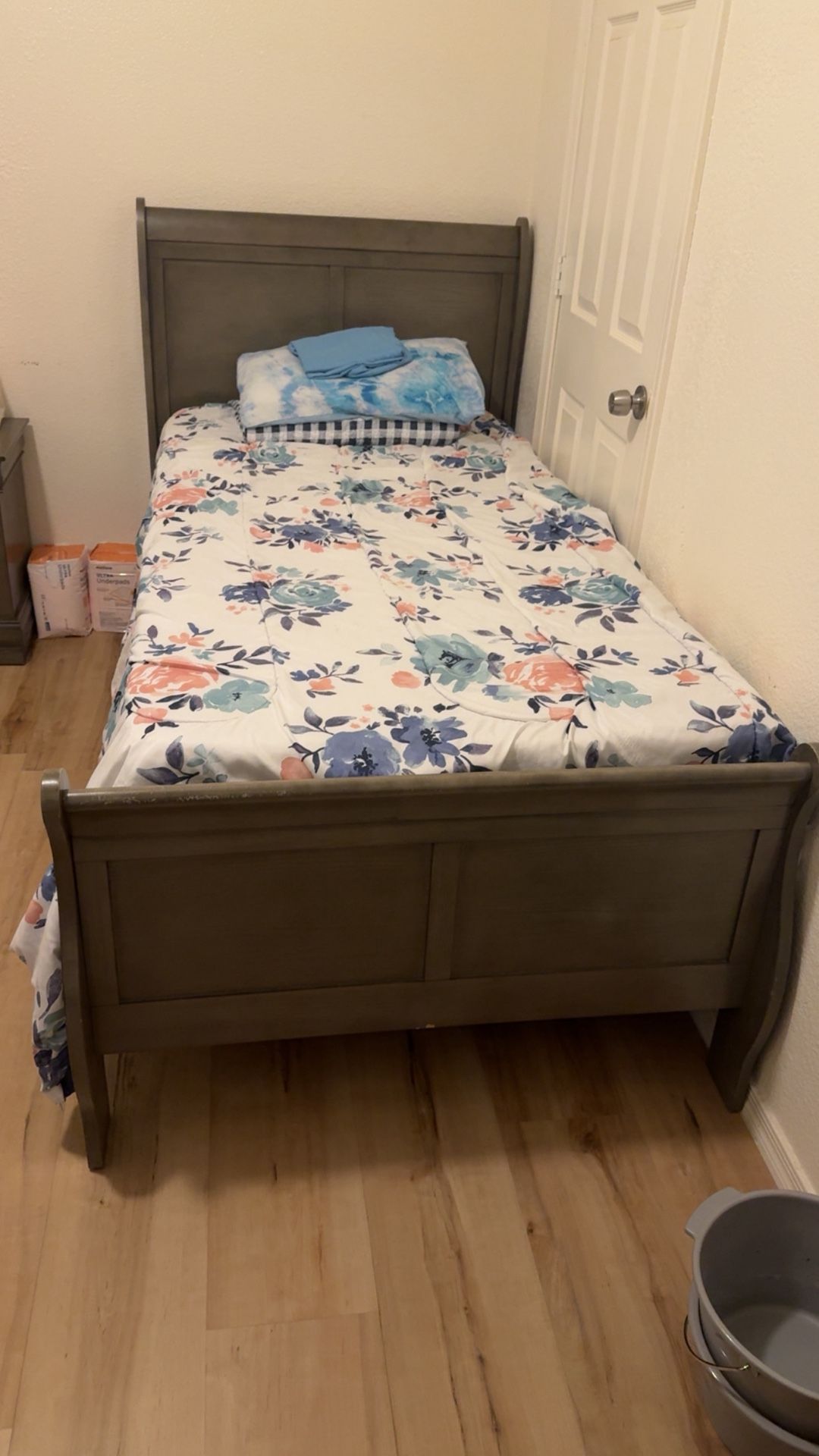 Twin Size Bed And Mattress