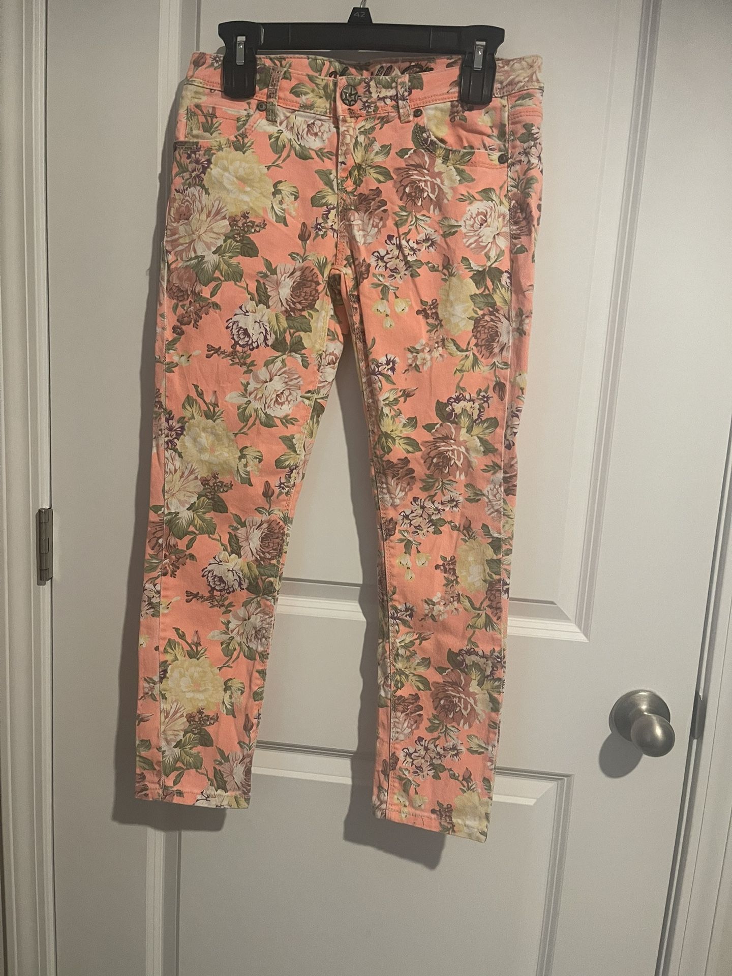Vanilla Star Size 5 Peach Floral Skinny Jeans