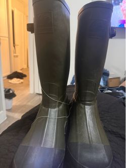 Waterproof rubber boots