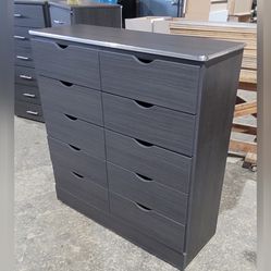 Ten drawers dresser with rails
