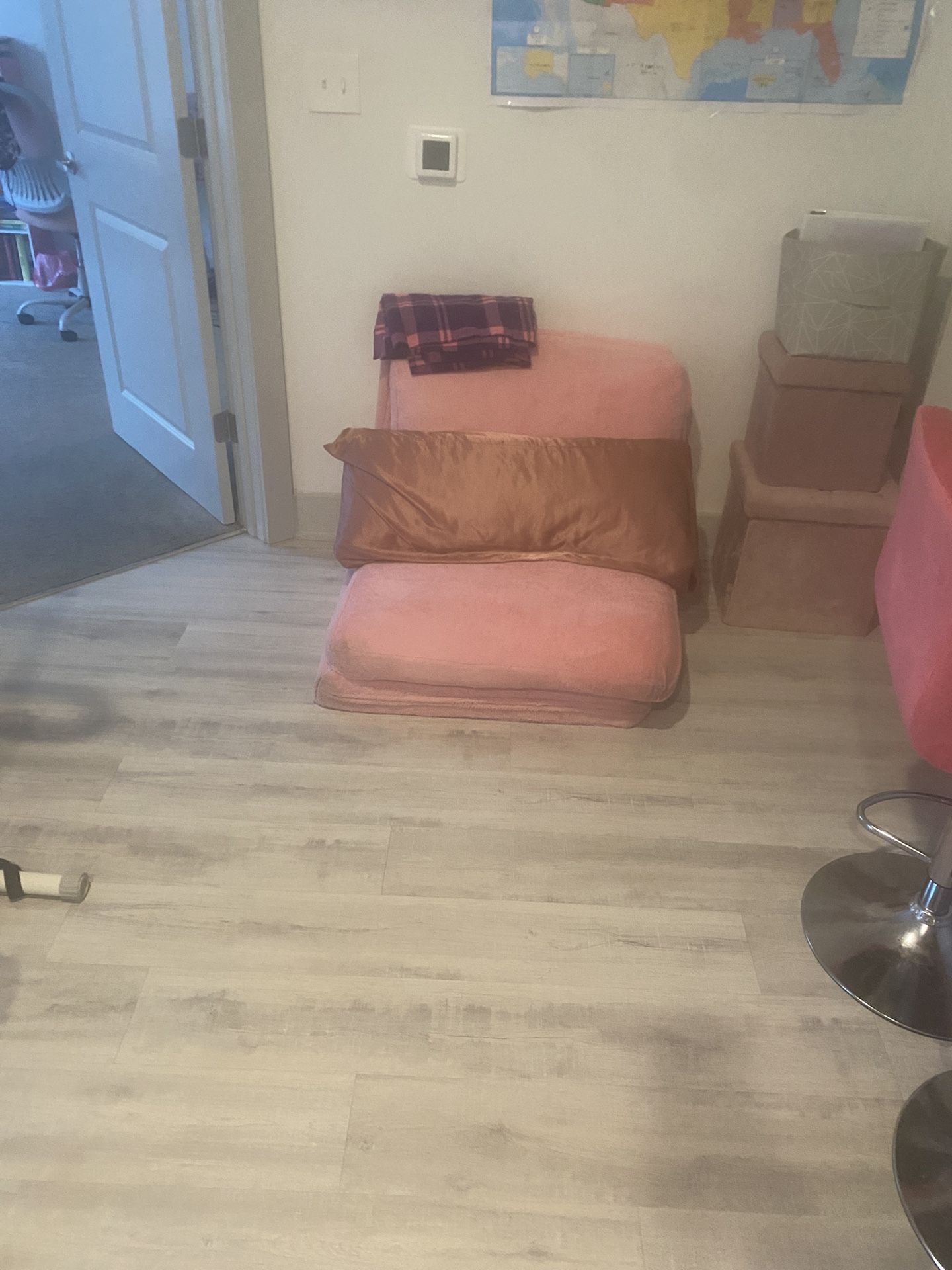 Floor Couch $3