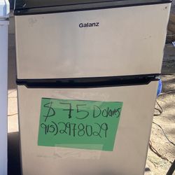 Refrigerador Chico Area Central Por  Fox Plaza 