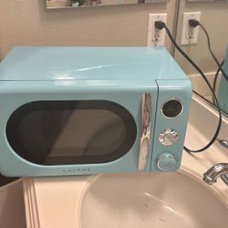 Galanz Retro Microwave - Blue