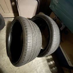 Tire 265/35/22 