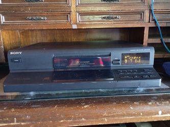 Sony 5 disc compact disc player. Tested and all functions work perfectly. No remote