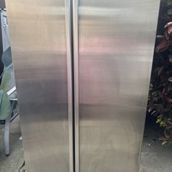 EXTRA CLEAN GE PROFILE STANISLEES STEEL DOUBLE DOOR REFRIGERATOR 70 LENGTH 36 WIDTH 27 DEPTH 