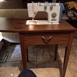 Premier 6900 dual spool pattern in table sewing machine