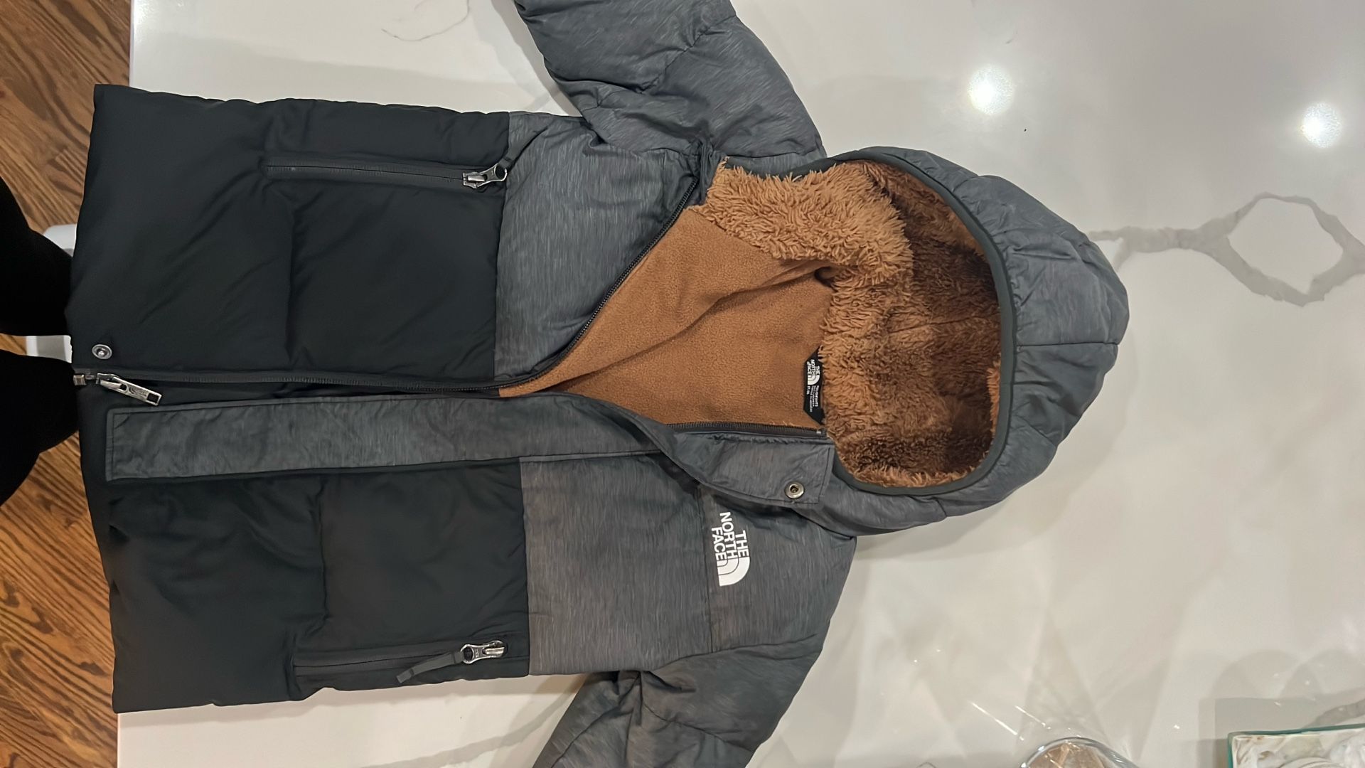 5t Northface Insulated Winter Jacket With Fleece Hood 