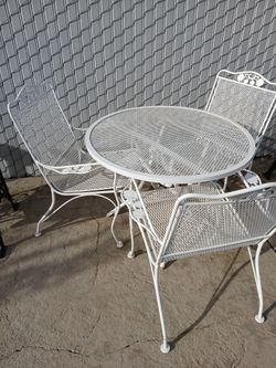 4-pice HEAVY Duty Rod Iron PATIO SET! MUST GO!