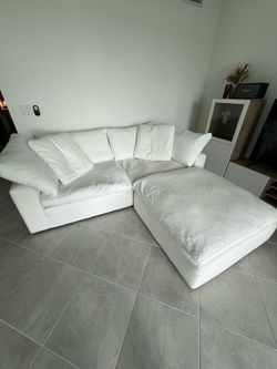 City Furniture Nixon Whote Sofa + ottoman