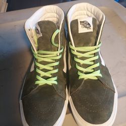 VANS SHOES OLIVE GREEN WATER RESISTANT SIZE 9