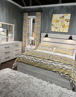 Whitewash Wood Bedroom Set with Bed and Dresser