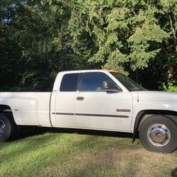 2001 Dodge Ram Dually Diesel Truck
