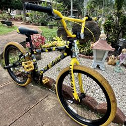 24in SE SOCAL FLYER yellow Camo for Sale in Waialua HI OfferUp