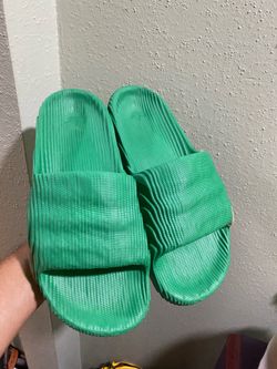 Adilette 22 "Green" slides Size 12 Like new