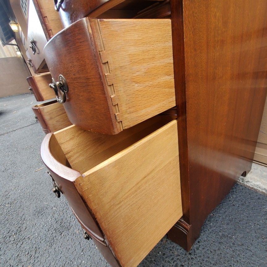 Beautiful Bassett furniture all solid wood work dusk vintage. Antique. Lots of drovers storage space. Only $75 price to sell. Double-sided Desk
