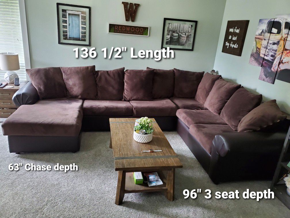 3pc Large Sectional Couch $300
