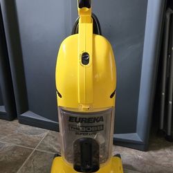 Eureka The Boss Super Lite Bagless Upright Vacuum cleaner. 