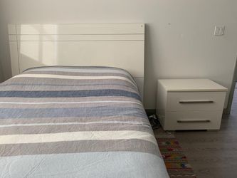 BED FRAME QUEEN