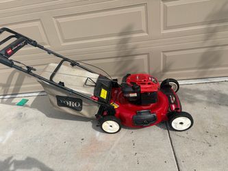 Self propelled Toro lawnmower