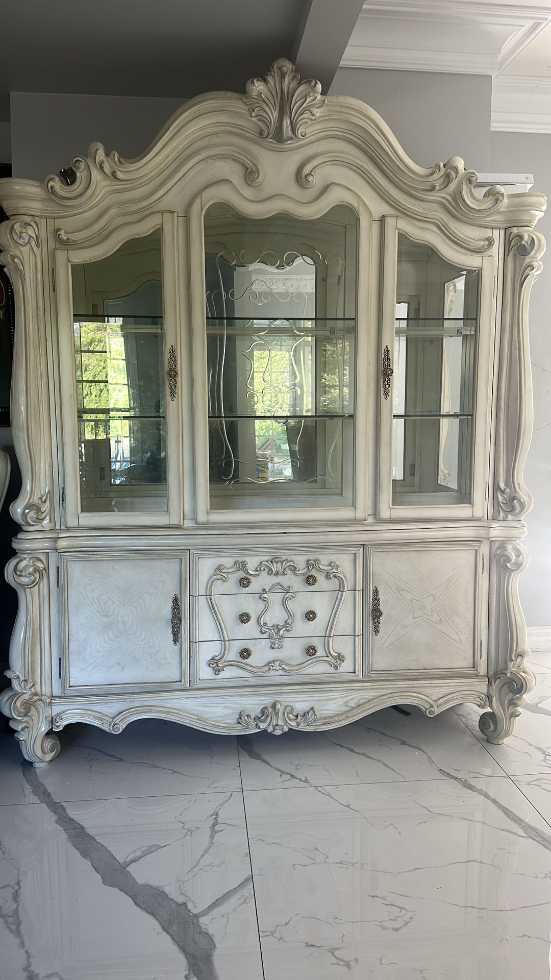 China/Curio Cabinet