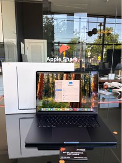Apple MacBook Air 15in M4 Chip 16GB RAM 256SSD! 90 day warranty! We offer financing.