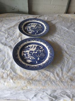 Church hill blue willow dinner plates