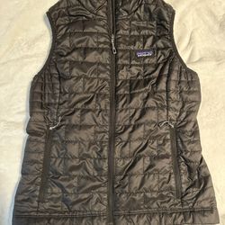 Woman’s Patagonia Puffer Vest 