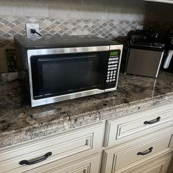 Small microwave works excellent