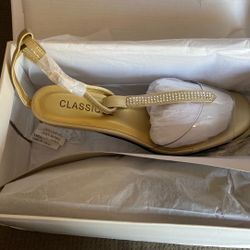 Small Heel Gold Shoe