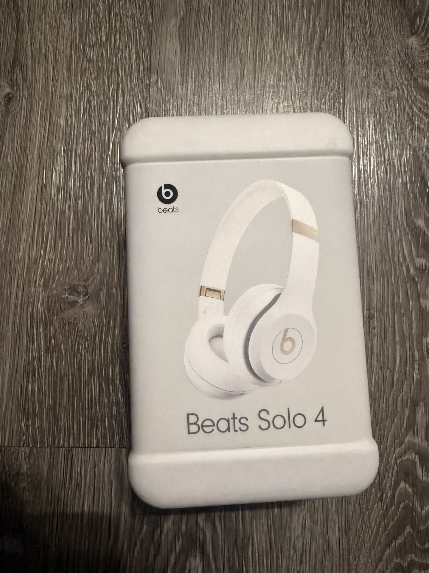 BEATS SOLO 4 Brand New
