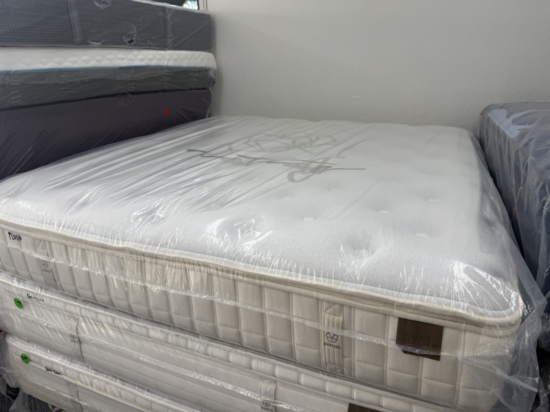 KING SIZE KING KOIL NATURAL COLLECTION (PLUSH) MATTRESS & BOX SPRINGS BED SET