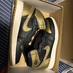 Joradan 1 High OG Gold Size 5.5 Y