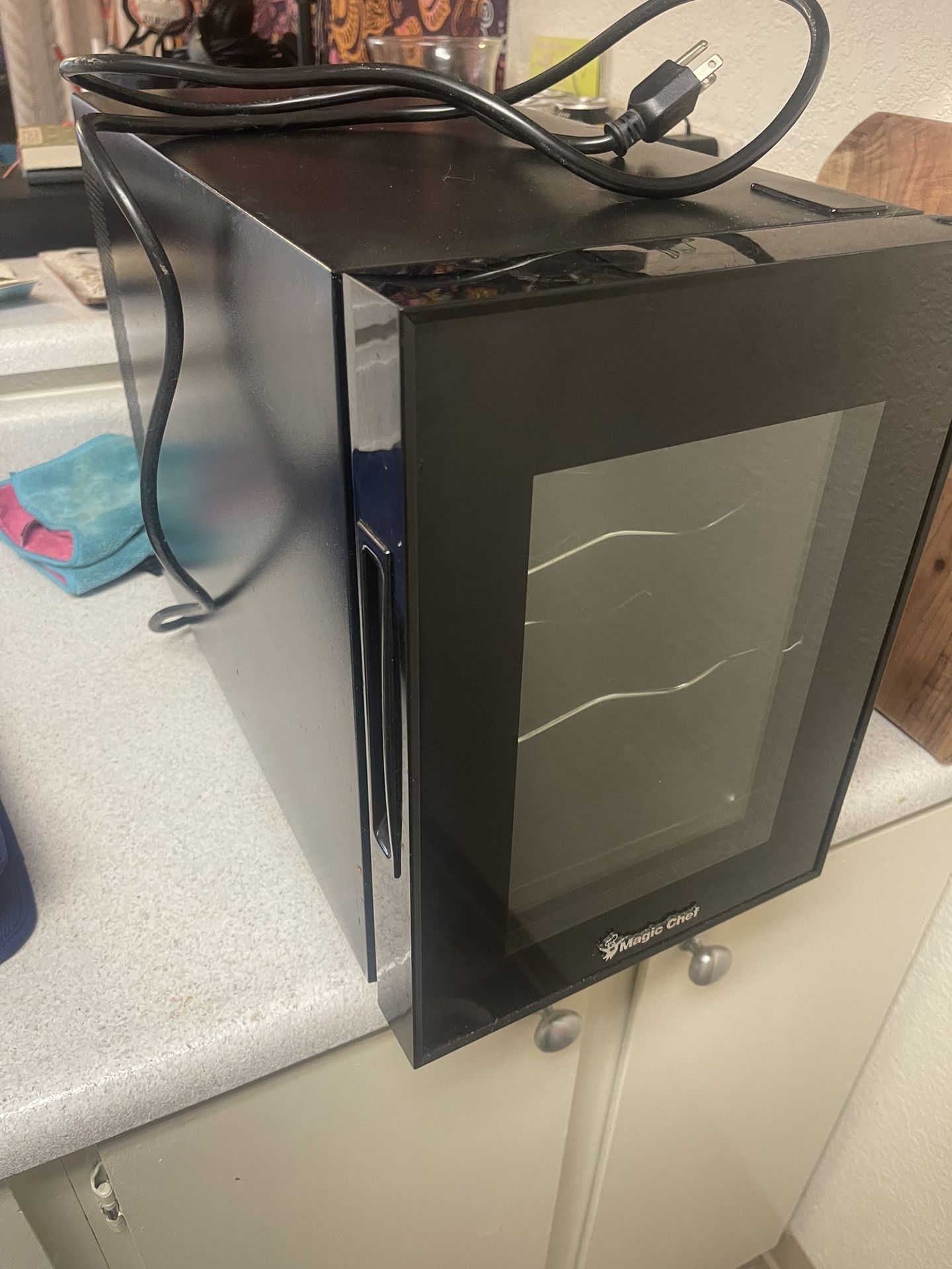 Magic Chef 6 Bottle Wine Cooler for Sale in WA OfferUp