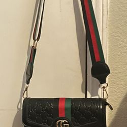 Authentic Vintage 1970s Gucci Purse  👜 