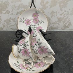 2 VTG Rosina Bone China Cup/Saucer, # 4899. Pink Flowers/Green Leaves. Perfect.