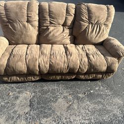 Comfy Nice Recliner Sofa Couch 🔥🔥