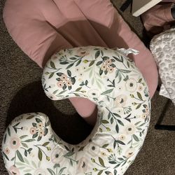 Snuggle Me And Baby Boppy 