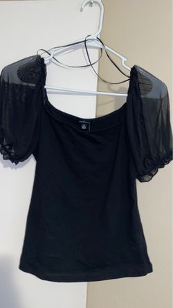 Black puffy sleeve shirt