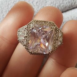 AAAAA CT ZIRCONIA STONE...SIZE 9. Sterling Silver 