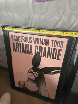ARIANA GRANDE POSTER PICTURE