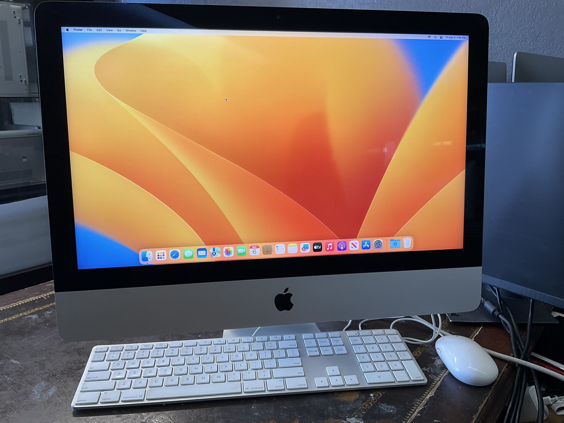 Apple iMac21.5 inches, Retina 4k, Mac OS Ventura