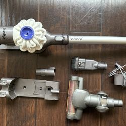 Dyson V6 lightweight, handheld, stick cordless vacuum needs new battery