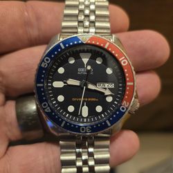 Seiko Scuba
SKX009K2 "pepsi" jubilee bracelet