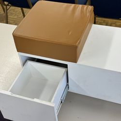 PEDICURE MANICURE CHAIR