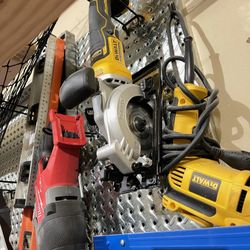 The DEWALT DCS571 